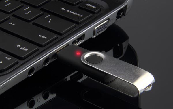 Blinking LED Flash Drive: What It Means - Premium USB