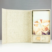 
Linen Infinity Photo Box with USB for 4"x6" Photos