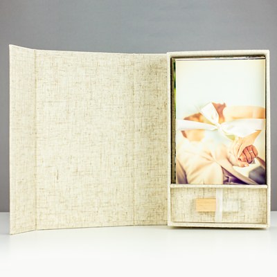 Linen Infinity Photo Box with USB for 4"x6" Photos
